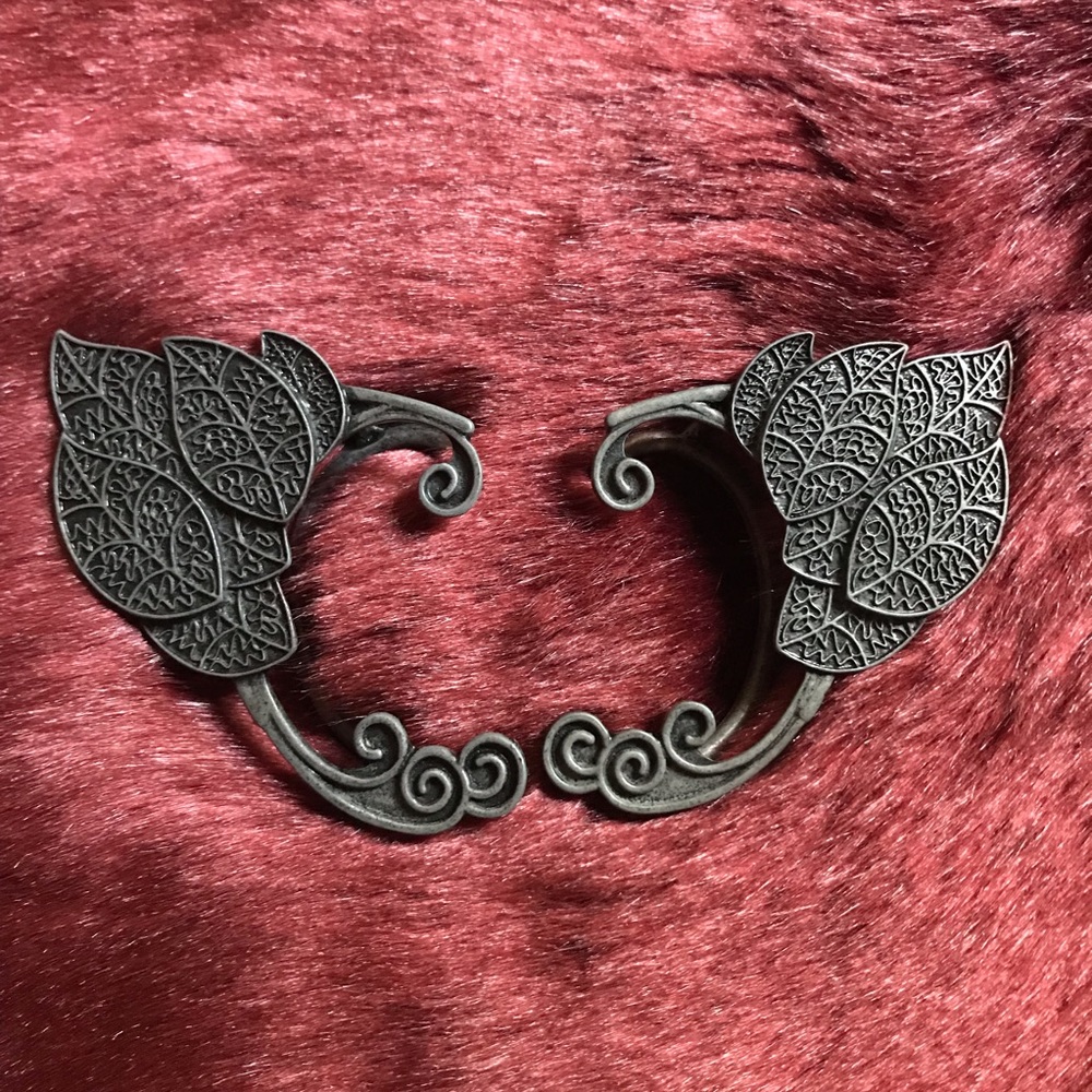Leaf ear clips
